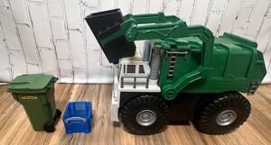 2010 Tonka Hasbro Front Loader Garbage Truck Working Manual Crank w/ 2 Bins